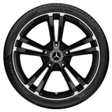 Bridgestone vetrardekk á felgu (hægra megin)