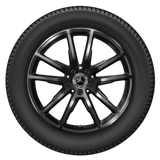 Nokian vetrardekk á felgu fyrir EQE SUV (vinstra megin)